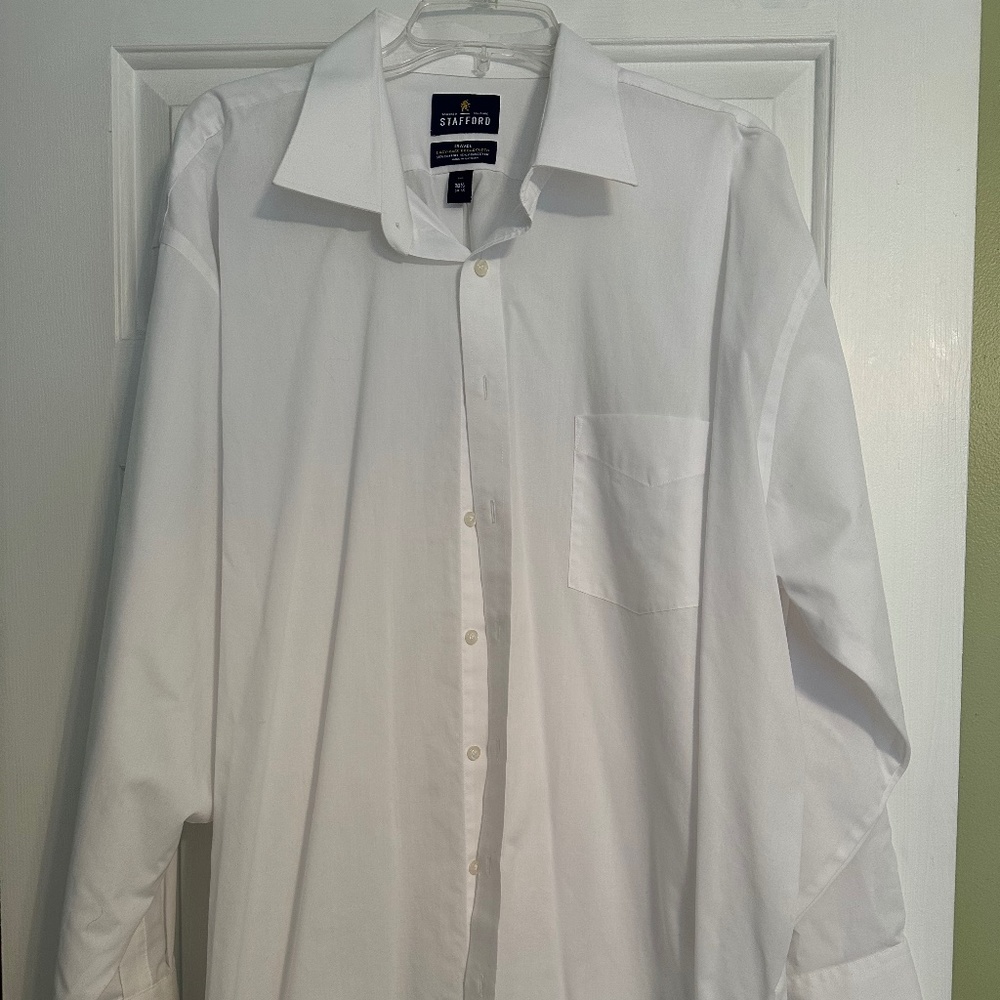 Stafford Easy-Care Broadcloth Button-Down Dress Shirt